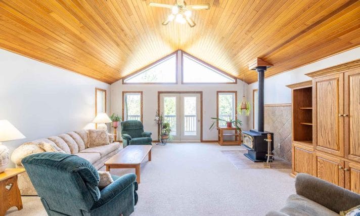 unnamed-8 Great Room overlooking Horn Lake, Magnetawan